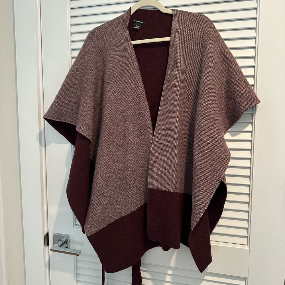 Club Monaco Maroon and White Knit Sweater